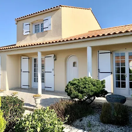 Maison De La Metairie *